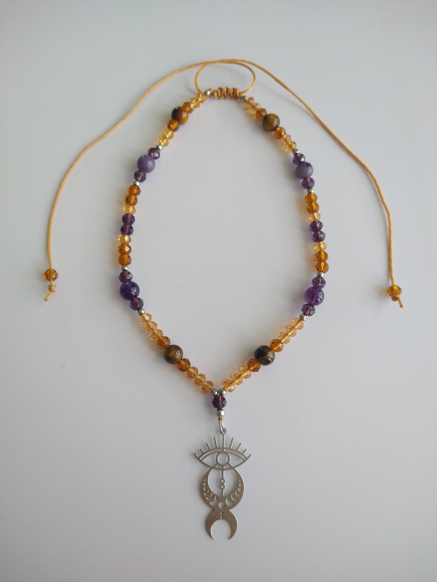 Collar Místico de Protección y Energía